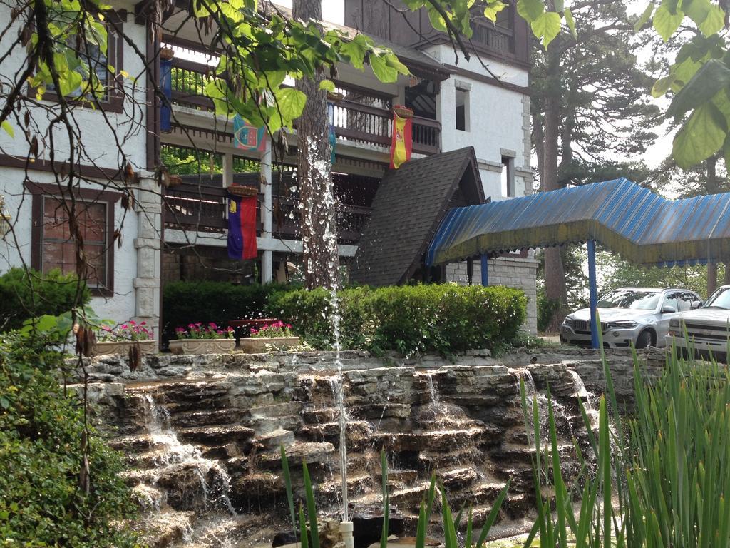 Matterhorn Tower Hotel Eureka Springs Bagian luar foto