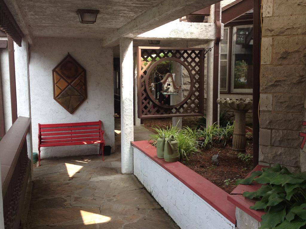 Matterhorn Tower Hotel Eureka Springs Bagian luar foto