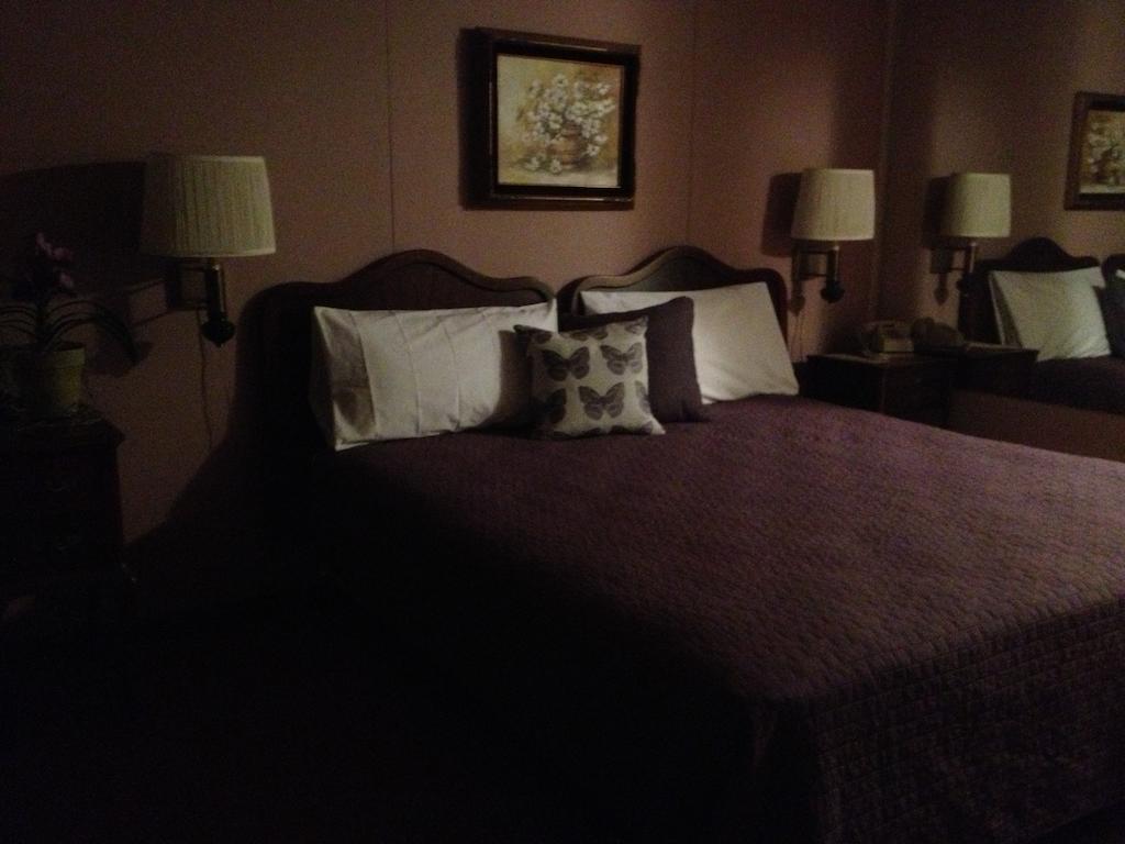 Matterhorn Tower Hotel Eureka Springs Ruang foto