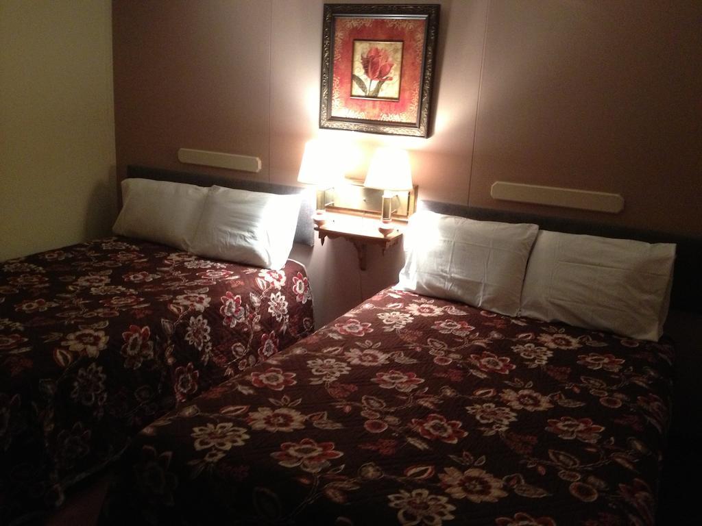 Matterhorn Tower Hotel Eureka Springs Ruang foto