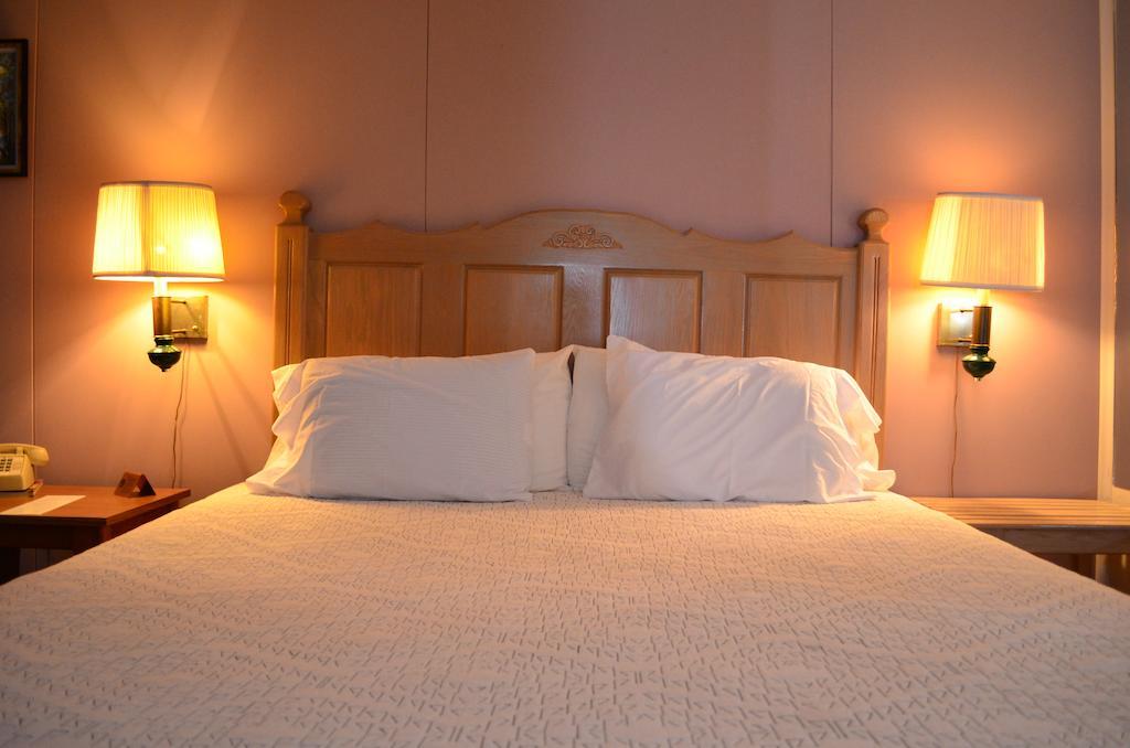 Matterhorn Tower Hotel Eureka Springs Bagian luar foto