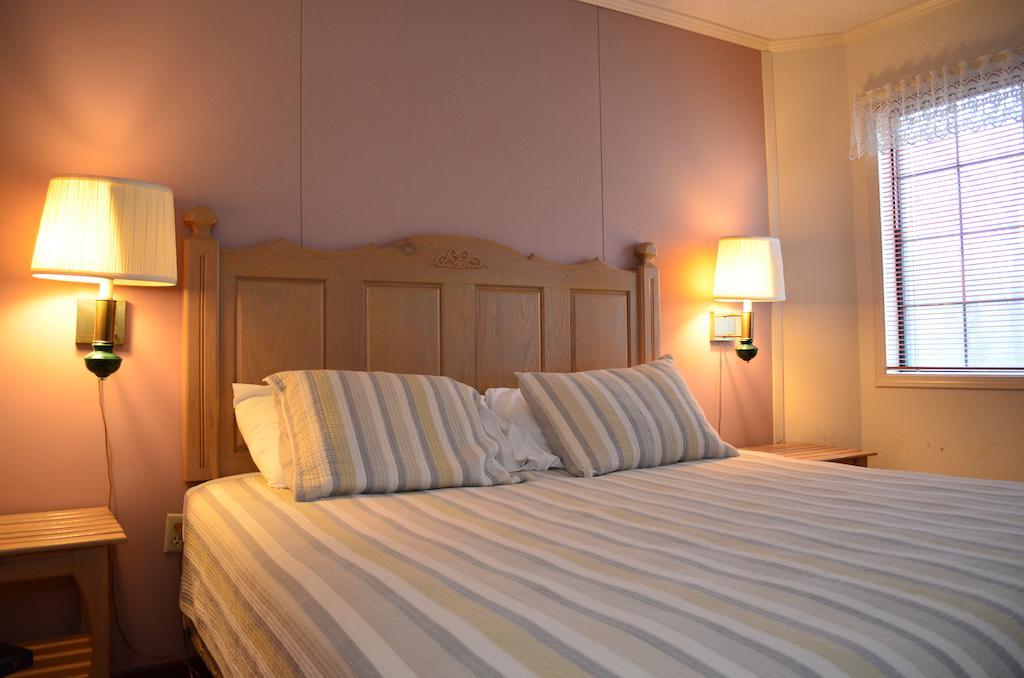 Matterhorn Tower Hotel Eureka Springs Ruang foto