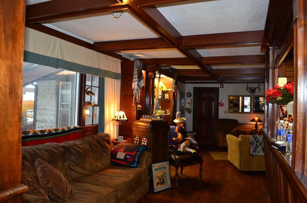 Matterhorn Tower Hotel Eureka Springs Bagian luar foto