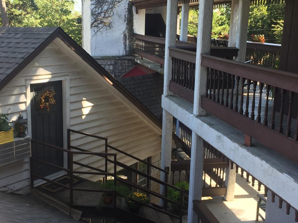 Matterhorn Tower Hotel Eureka Springs Bagian luar foto